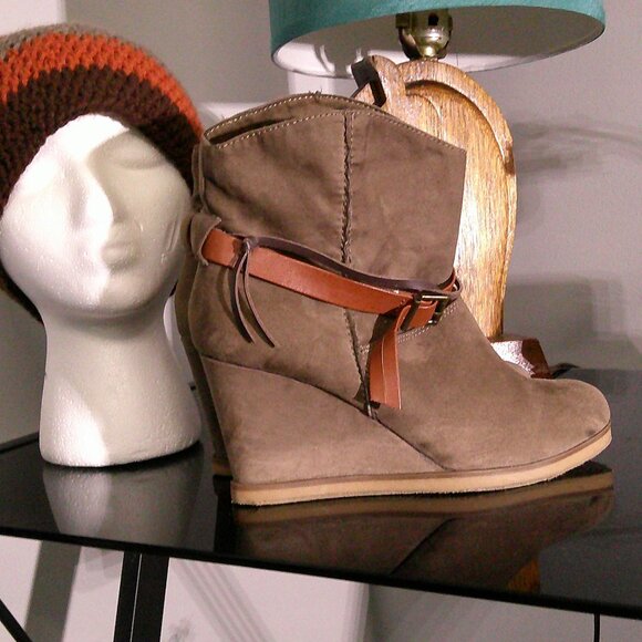 Mia Carrie Boots - Picture 4 of 4